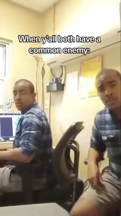 The golden freddy pose guy