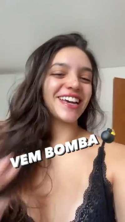 Esses peitos balançando 👀😍🤤