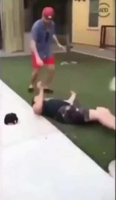 WHO EDITED THIS LMFAO 😂😂😂