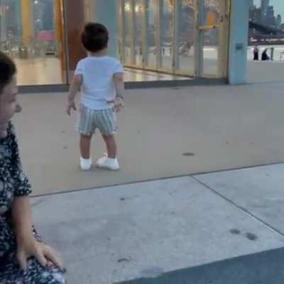 To shake it like her