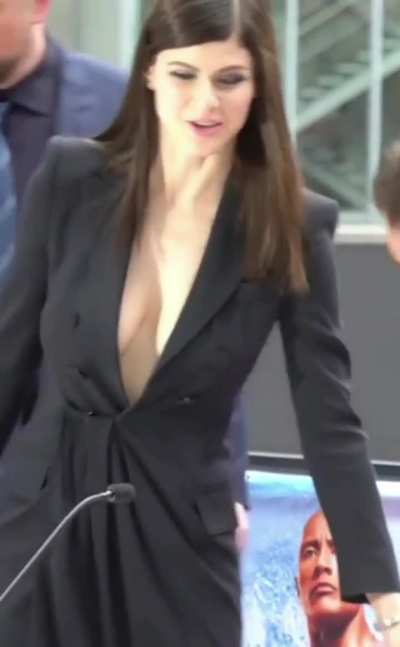 Alexandra Daddario | 
