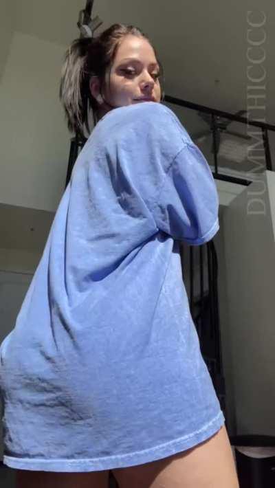 Slim on top with a dumptruck in the back :p