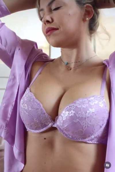 Costanza Caracciolo🐷