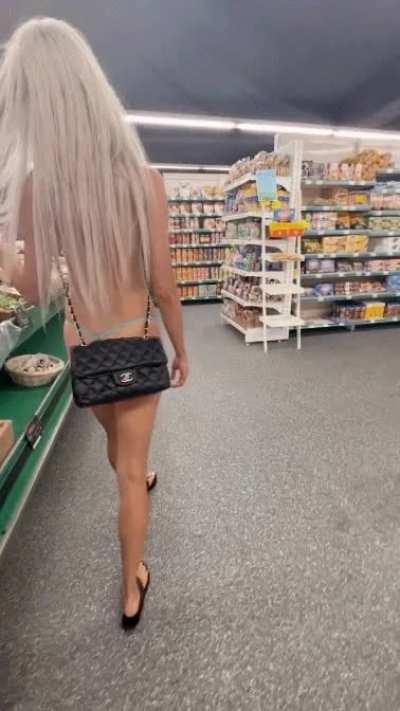 flashing to everyone at the grocery store oops