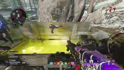 Let me grab it, LET ME GRAB IT!!! (Pick up prompt wasn't showing up, too bad xbox can't record my vocal desperation)