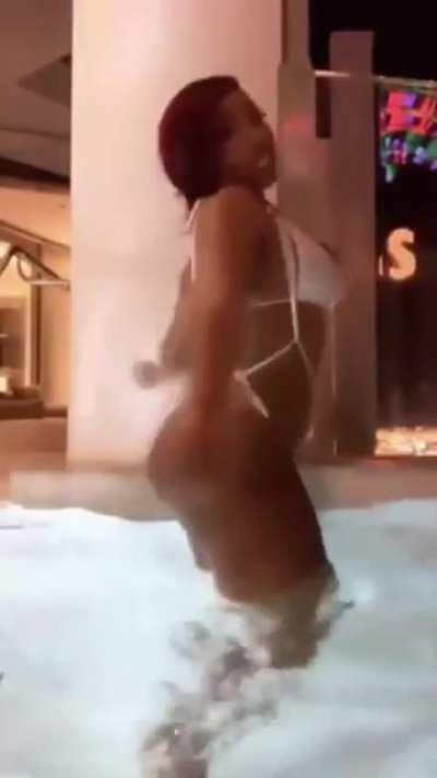 💦🤤😈MOMMY MEG SUCH A TEASER🤤😈💦SHE KNOWS HOW TO TEASE AND PLEASE💦💦🤤😈🤤🤤