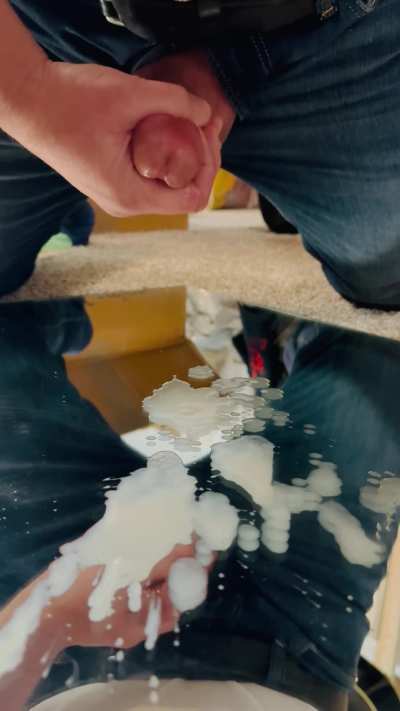 The precum leak before the pop gets me so excited   