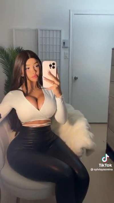 @sylviayasmina she's a doll