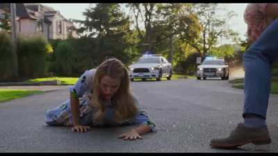 Blake Lively Punches a Man's Balls While Anna Kendrick Watches in A Simple Favor (2018)