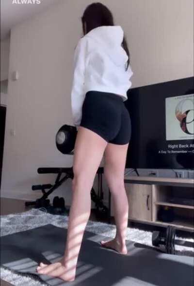 Chrissy working out, now in 4K