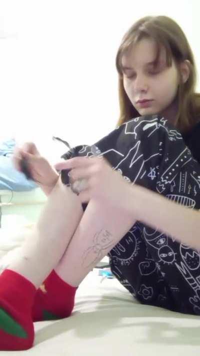 Olesya Krivtsova, a student from Arkhangelsk, was under house arrest, but took off her tracking bracelet and left for Lithuania. In Russia, she faced up to 7 years in prison in a criminal case for an anti-war post in a chat with her classmates (they repor