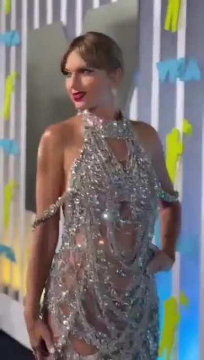 I’m so hard rn ! Absolutely beautiful and hot