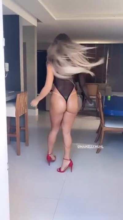 Maikelly Mühl (@maikelly.muhl)