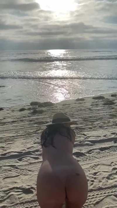 Everyone at the beach loved taking a peek