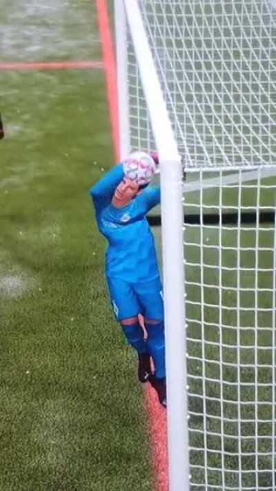 Yoga seems to work wonders for sommer