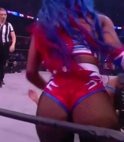 Kiera Hogan's big butt