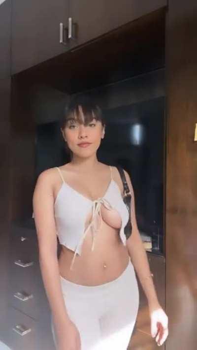 Yeah shreya, I definitely want you in my bed 🤤🤤🥵🥵