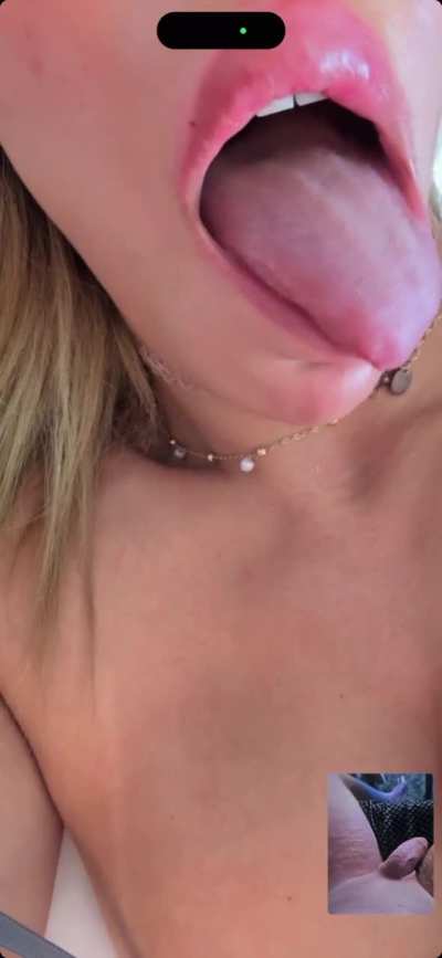 Look at the video camera I made with a fan, complete in my OF