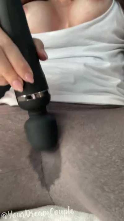 Love squirting thru my leggings