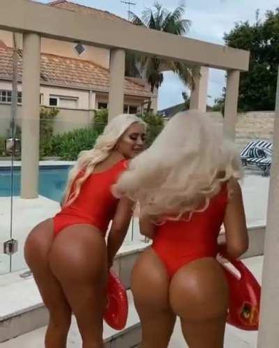 Savannah Wolf and Laci(@sipofsav and @lacimattel)