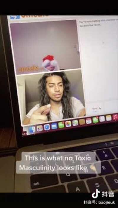 Dude is soooo pretty asf.