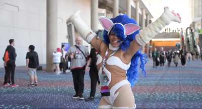I cosplayed Felicia at AWA this year!!!