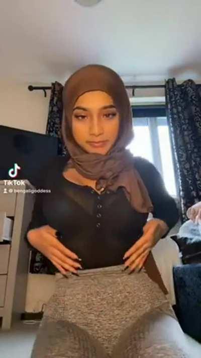 Gorgeous Amateur Hijab Girl - Check B3low