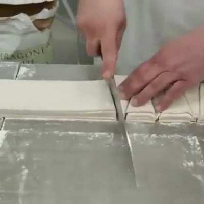 Croissant hands expert level