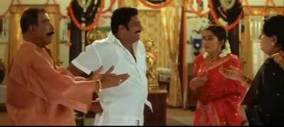 Chala rojulu tarvata india game vastondhi, transparent ga tickets fans ki ivvakunda black lo ammadam entra mokam pagala kottevadu leka. malli fans meedha lathi charge siggu undali thu.