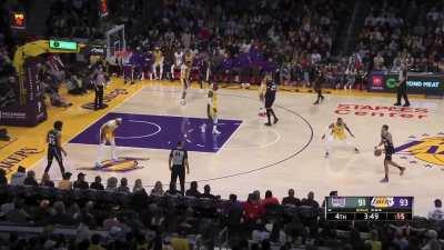 [Highlight] Alex Len knocks down the three to put the Kings ahead with 3:40 left after being down 13 in the 4th