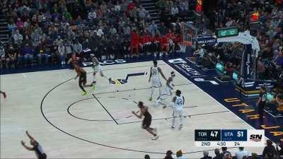 [Highlight] Freddy VanVleet and Donovan Mitchell get into a good old fashioned shootout. Winner: Fred, 3-1.