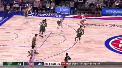 [Highlight] Cade Cunningham takes it coast to coast and puts up a pretty floater