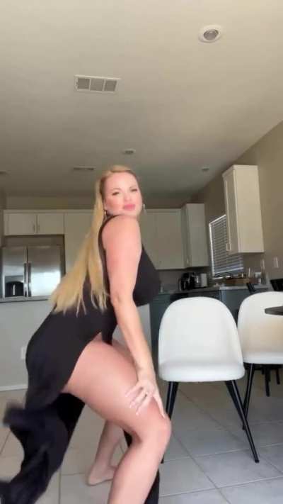 A real P.A.W.G. party 🍑🙌🏽