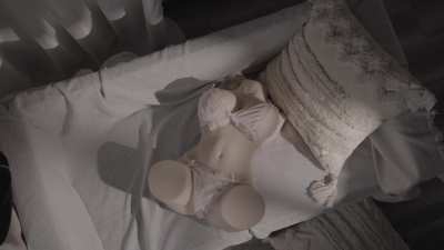 Do you like Britney in lace？ Hot beauty on the sofa 😍