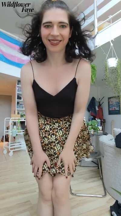 bet you'd love to catch me in this skirt on a windy day😉 onlyfans.com/WildflowerFaye