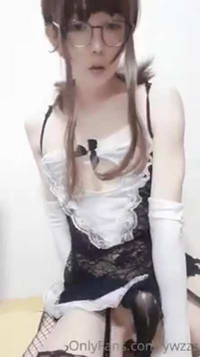 What a cutie, who wants to swallow that load? 🤤 