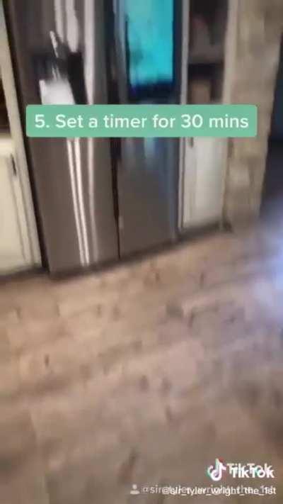 How to wear small shirts that don't fit you anymore