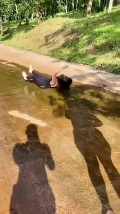 feels satisfying to look at her slide away