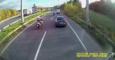 [France] Brake checking a truck