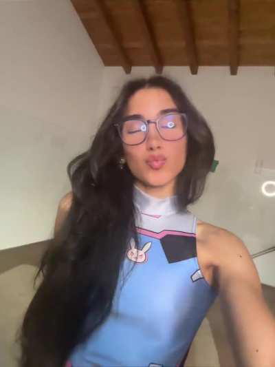 Sara (@tequilasarandlemon)