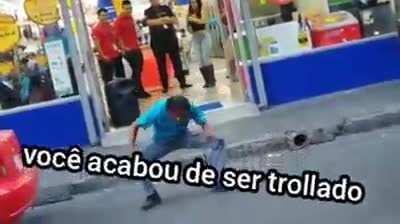 Primer intento de salir en el video del viejas