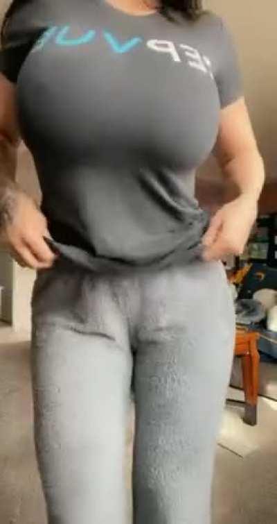 [F40] The neighbor's wives don't like me. Oh well...