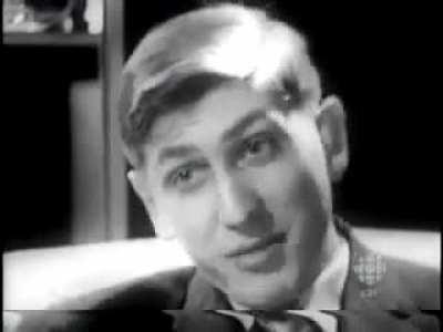Young Bobby Fischer talks about female chess players and it's a certified gamer moment