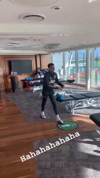 Jesse imitating Pogba. [Source: @paulpogba on IG]