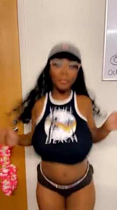 Come join my fansly! Get a membership for only 3 dollars and a free dick rate whenever you sub!