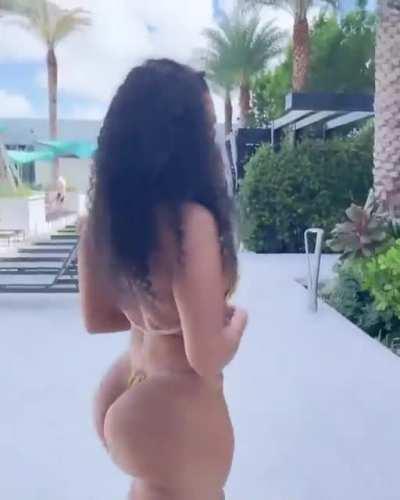 Goddess 😍😍🍑