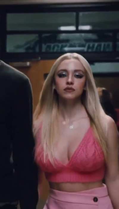 Sydney in Euphoria S02E07 (2022)