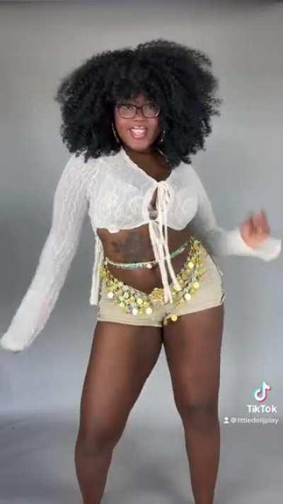 Jada (@littledolljplay)