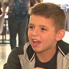 Some high school seniors befriend a freshman kid who sat alone at lunch on his first day.