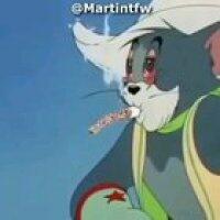 Tom fumando